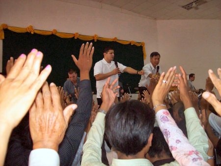 Mao An on stage of Crusade